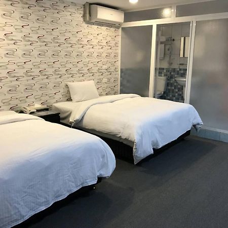 Chang Ti Metropolis Commercial Hotel Чжунлі Екстер'єр фото