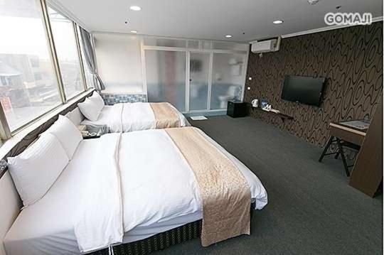 Chang Ti Metropolis Commercial Hotel Чжунлі Екстер'єр фото