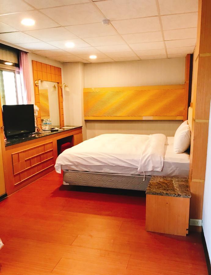 Chang Ti Metropolis Commercial Hotel Чжунлі Екстер'єр фото